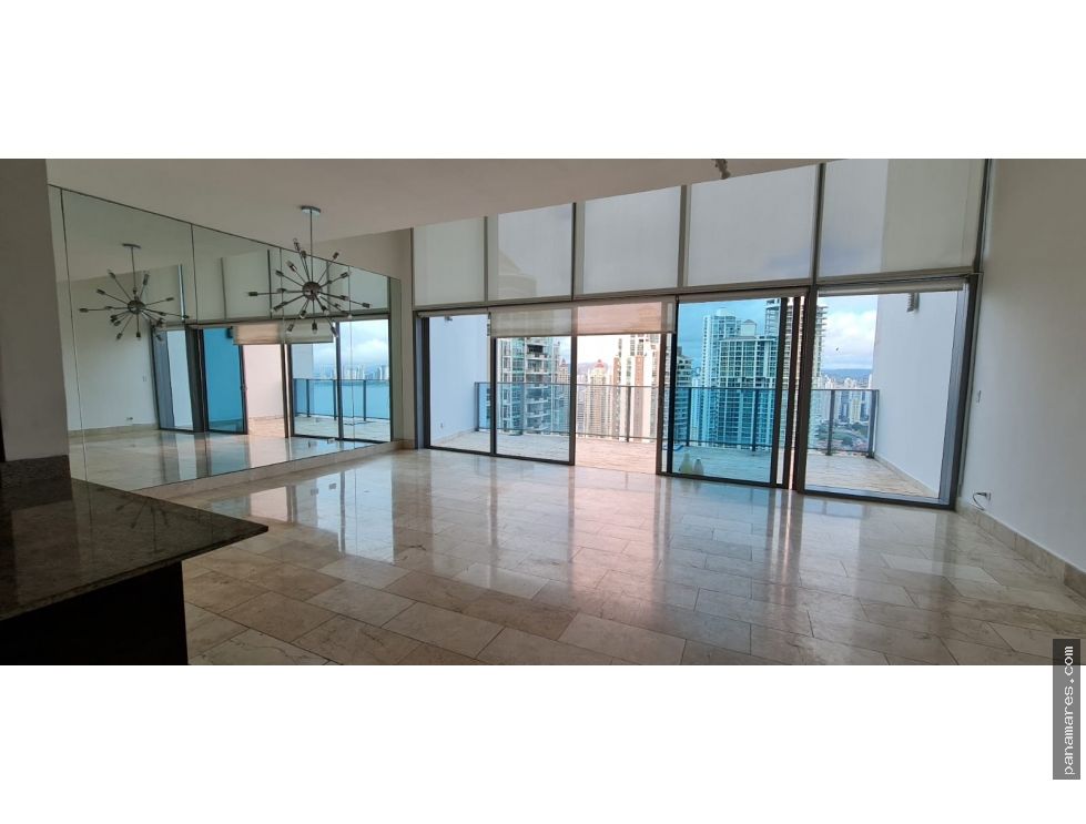 Duplex Tipo Loft Frente Al Mar En Grand Tower - Punta Pacifica — Apartamento en Venta