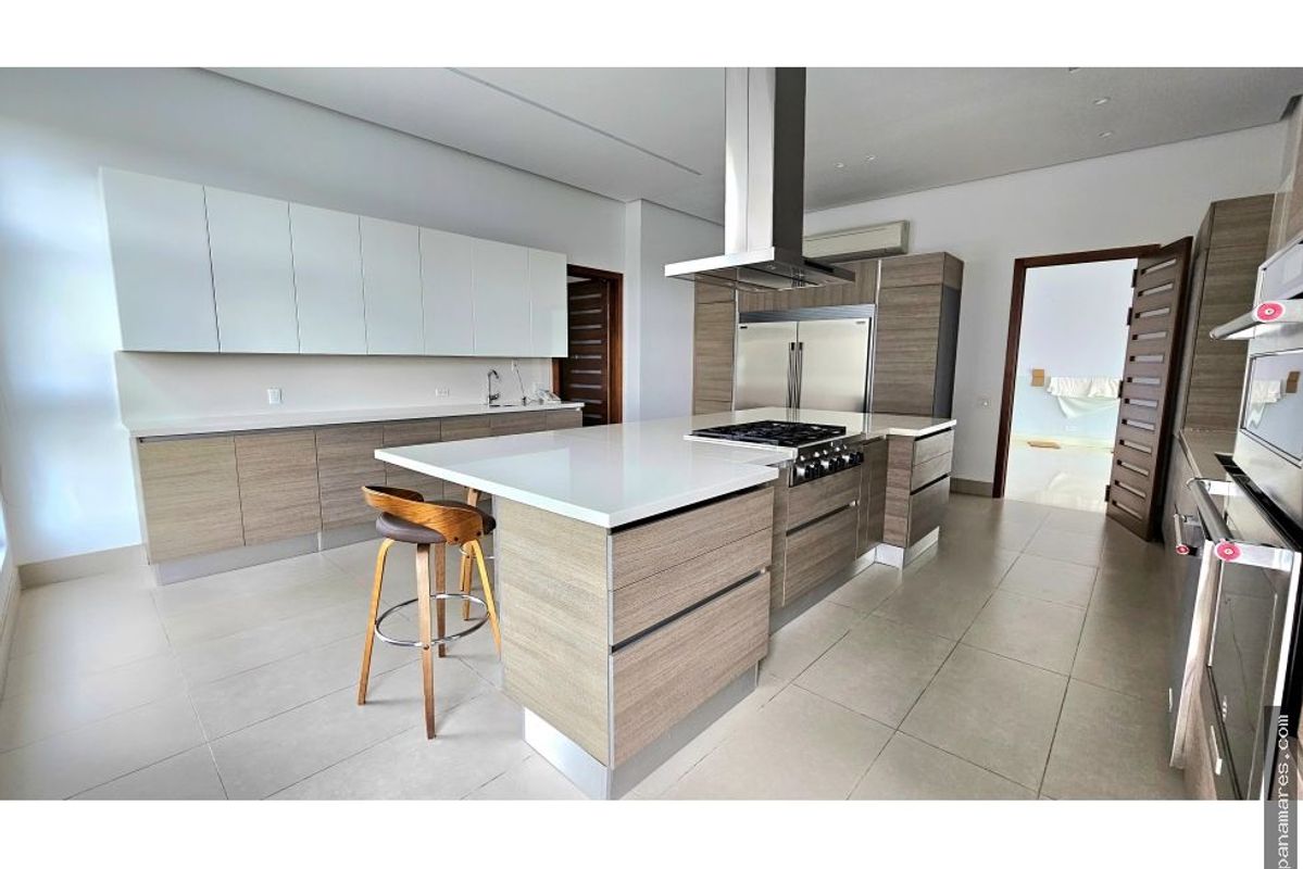 Exclusivo Apartamento En PH La Loma - Santa Maria — Penthouse en Venta