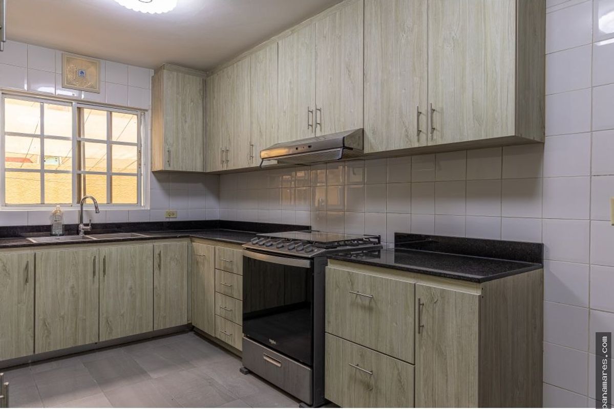 Amplia Casa En Albrook Gardens - Albrook — Casa en Venta