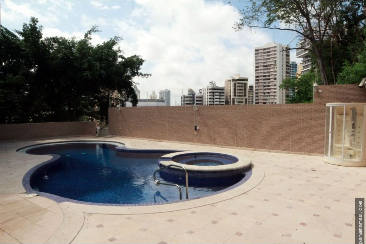 Ganga Se Vende Terreno En Patilla — Casa en Venta