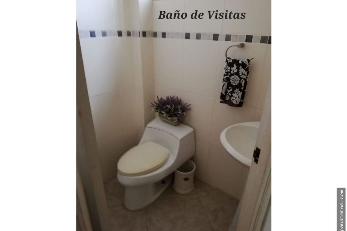 Hermosa Casa Ubicada En Los Portones, Chiriquí — Casa en Venta