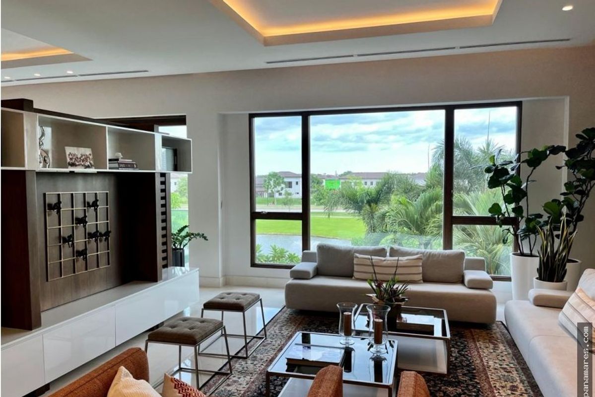 PH La Loma - Lake View En Santa Maria — Penthouse en Venta