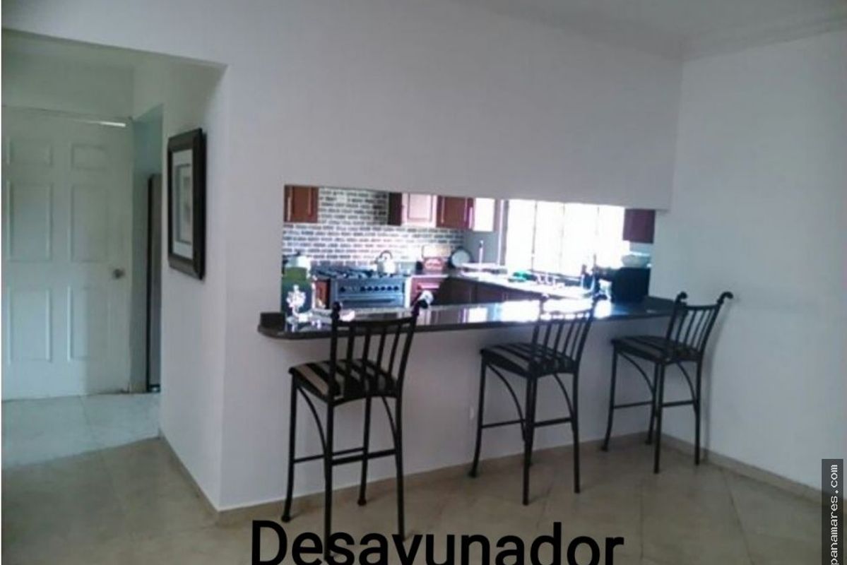 Hermosa Casa Ubicada En Los Portones, Chiriquí — Casa en Venta