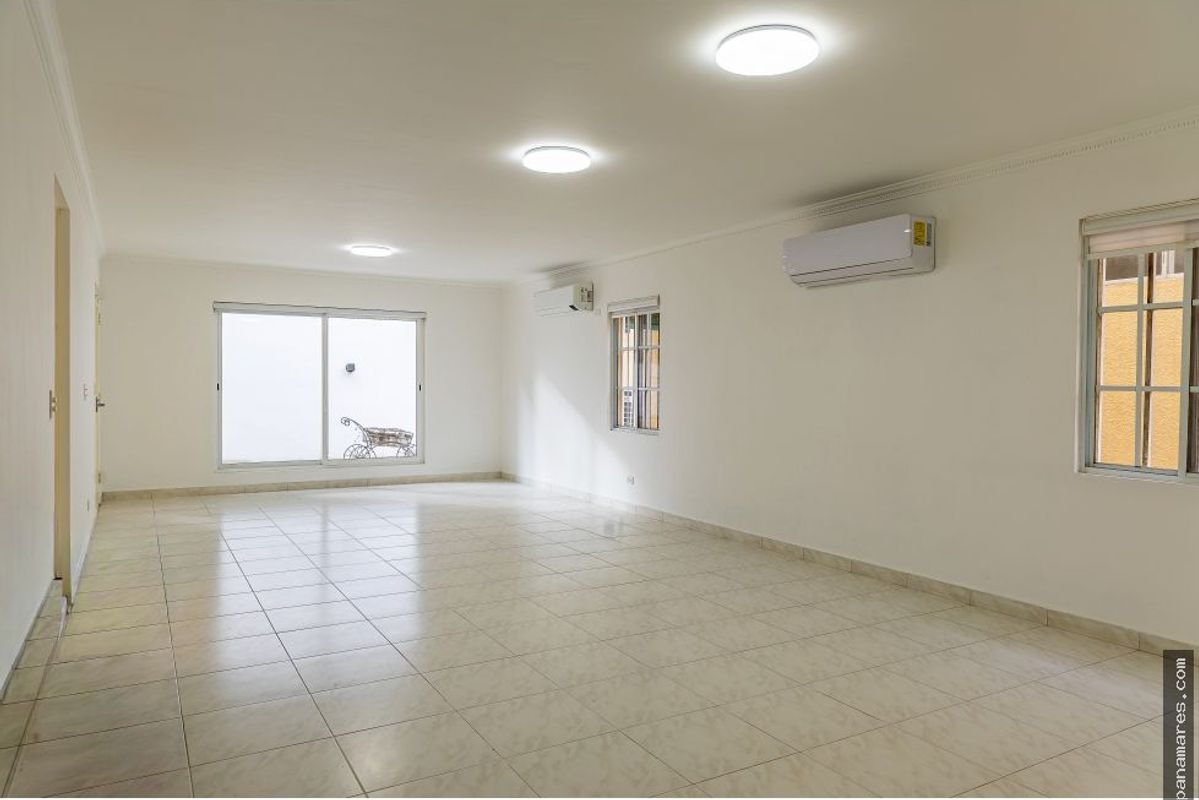 Amplia Casa En Albrook Gardens - Albrook — Casa en Venta