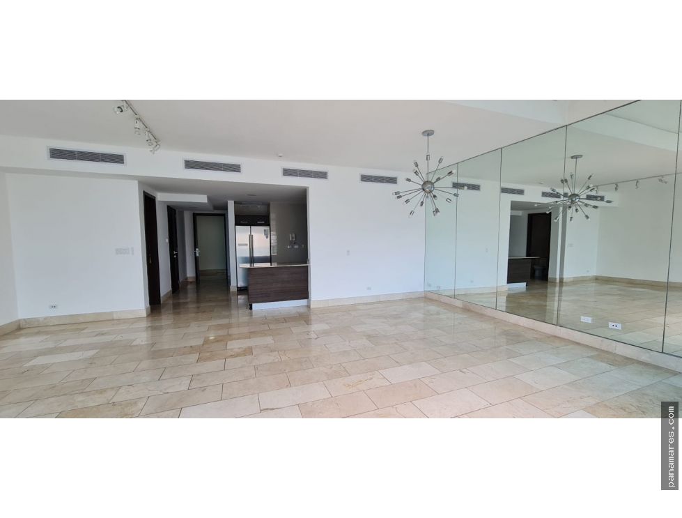 Duplex Tipo Loft Frente Al Mar En Grand Tower - Punta Pacifica — Apartamento en Venta