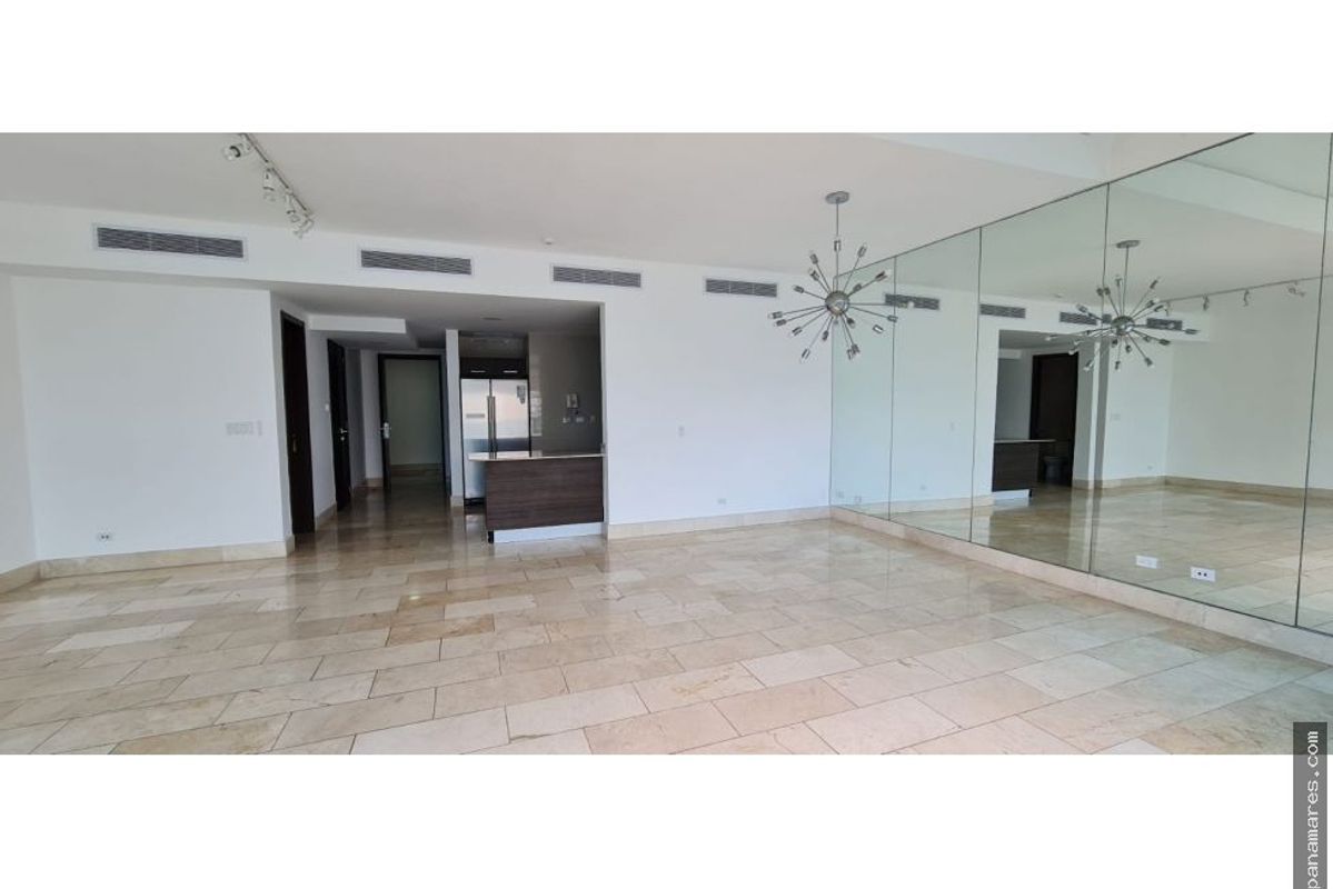 Duplex Tipo Loft Frente Al Mar En Grand Tower - Punta Pacifica — Apartamento en Venta