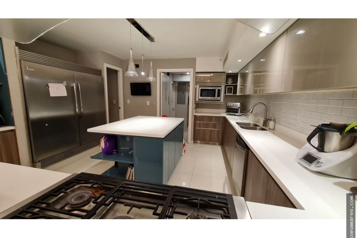 Paitilla Frente Al Parque Con Vista Al Mar — Casa en Venta