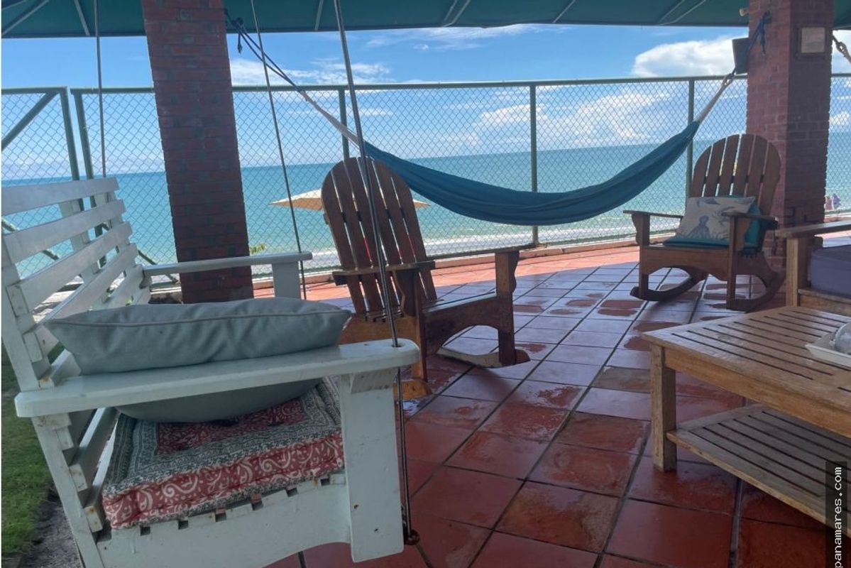Hermosa Casa Frente Al Mar En Farallon — Casa de Playa en Venta