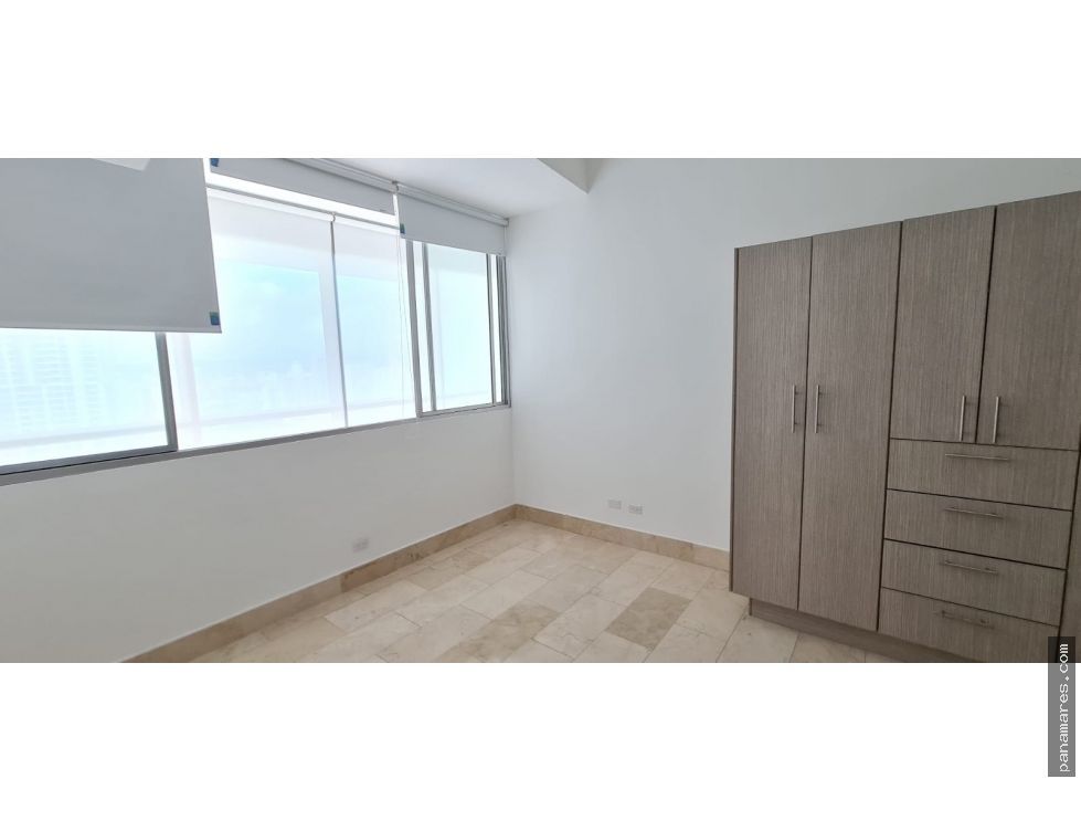 Duplex Tipo Loft Frente Al Mar En Grand Tower - Punta Pacifica — Apartamento en Venta