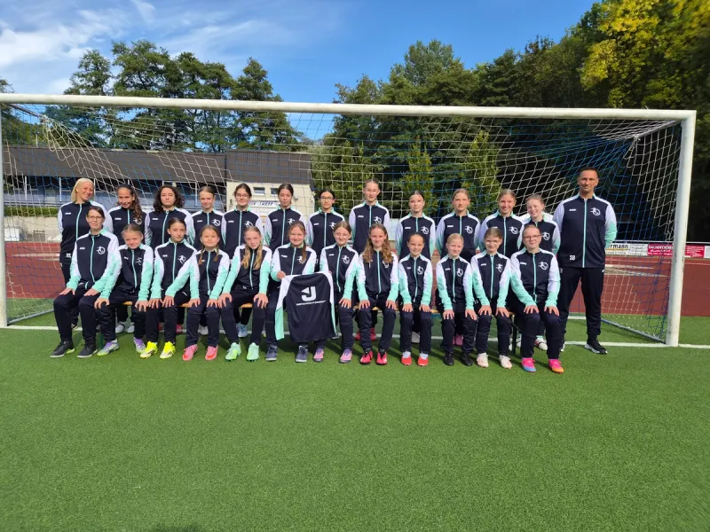 Danke an Gefahrgut Jäger für die Trainingsanzüge!