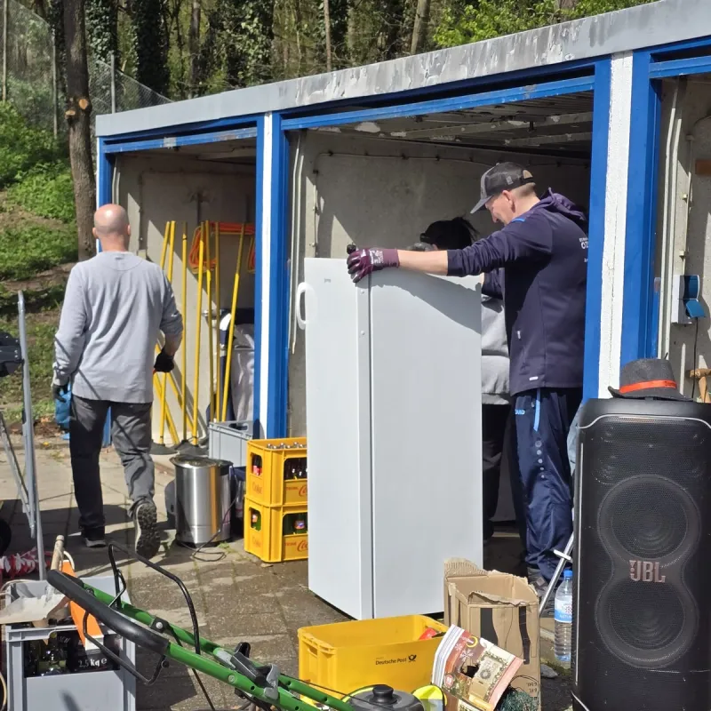 Es wurde tatkräftig entrümpelt, aufgeräumt und geputzt.