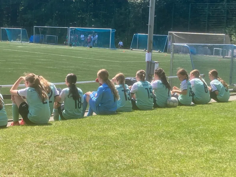 Während der Spielpausen beobachteten die Letmatherinnen gespannt die anderen Partien.