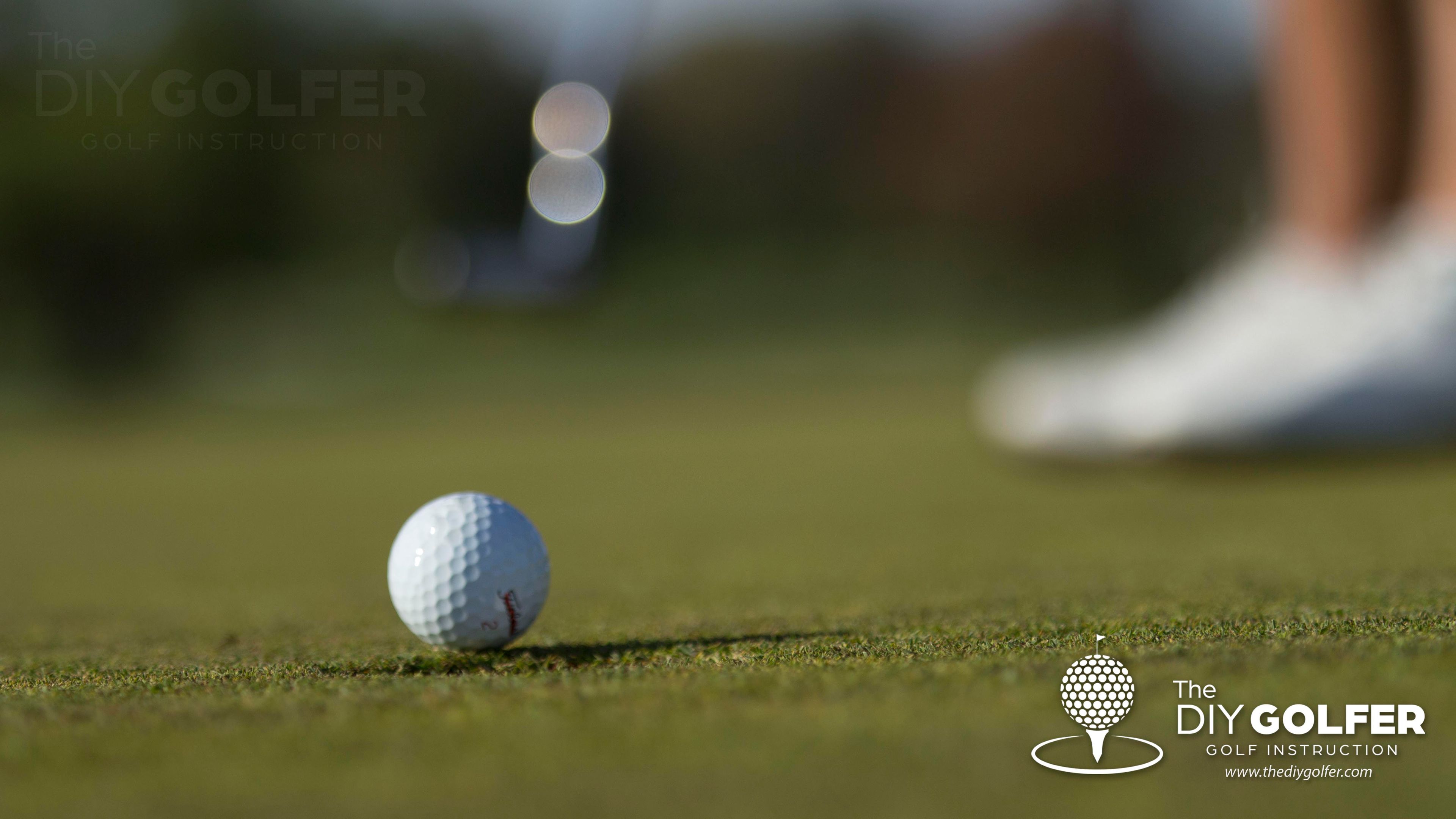 High Definition Golf Putting Photo: Making a Putt