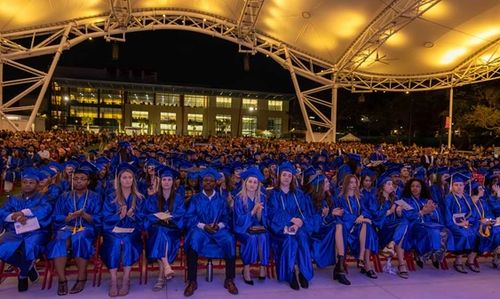🌊 Titans, Celebrate Your St. Petersburg College Graduation the Right Way!