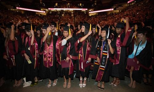 Cheers to the Florida State Seminoles! 🌞🏹