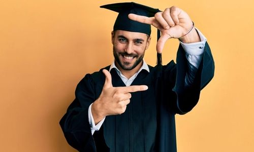 Why You Should Hire a Photographer to Capture Your College Graduation Moments Before the Commencement Ceremony