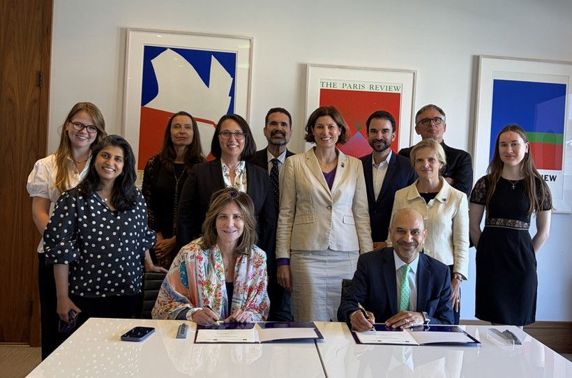 President Linda G. Mills (NYU) and Rector Joybrato Mukherjee (UoC) with their teams
