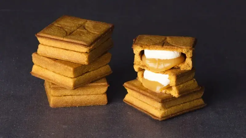 積み重なったバターサンド