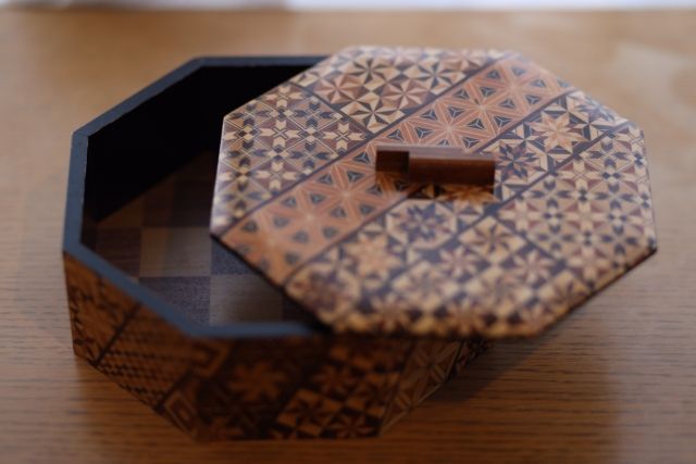 Hakone Yosegi-zaiku (Marquetry) craft