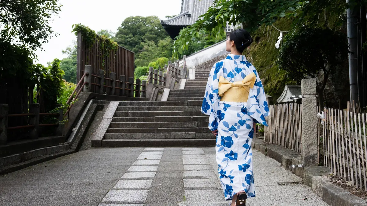 Kimono VS. Yukata: Explaining The Key Differences