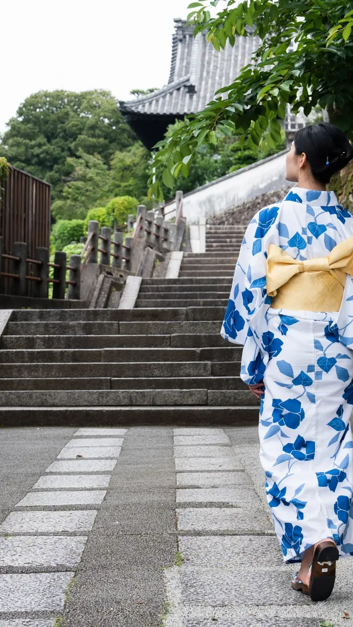 Kimono VS. Yukata: Explaining The Key Differences