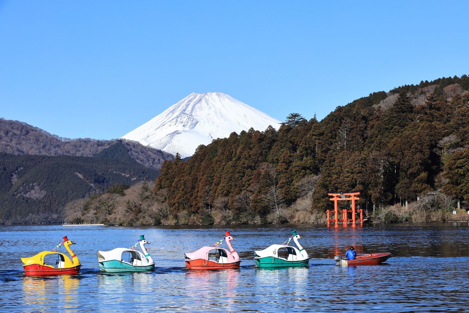 Lake Ashi (Ashi no ko)