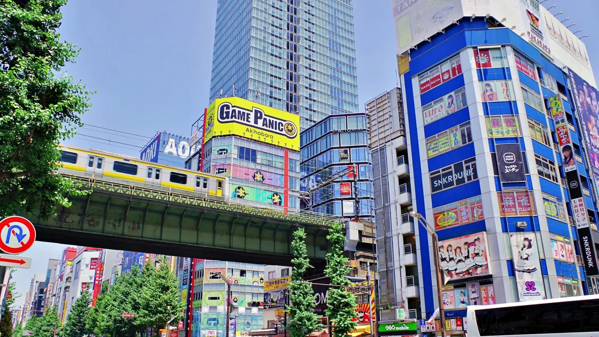 オタクとは?言葉の定義や日本における文化の歴史