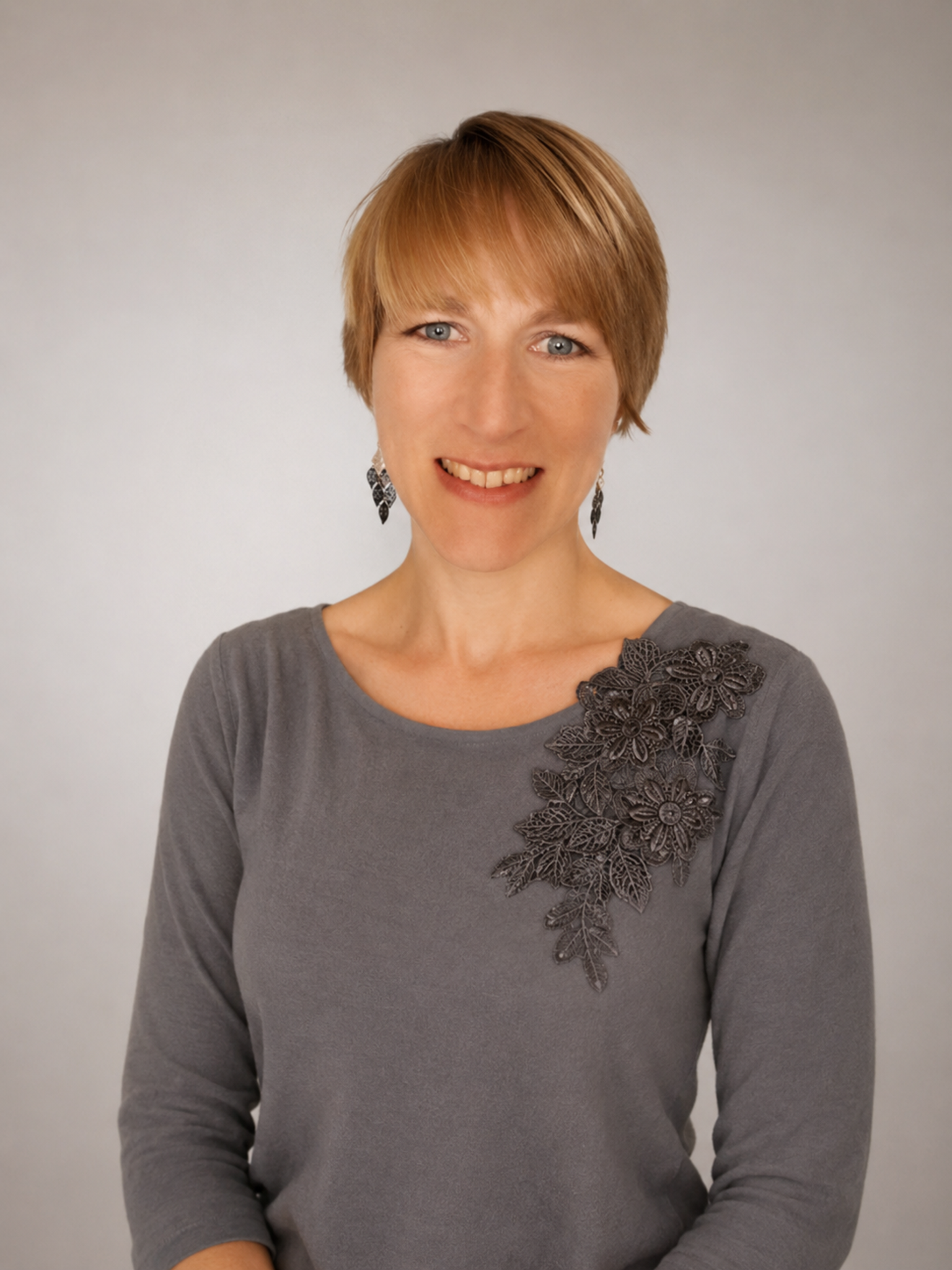 Kathryn  Hughes