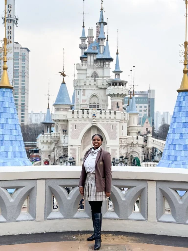 What To Eat At Lotte World, lotte world snacks, Lotte World, Seoul itinerary, what to do in Seoul, lotte world plus size uniform rental, Korean School uniform, lotte world cost
