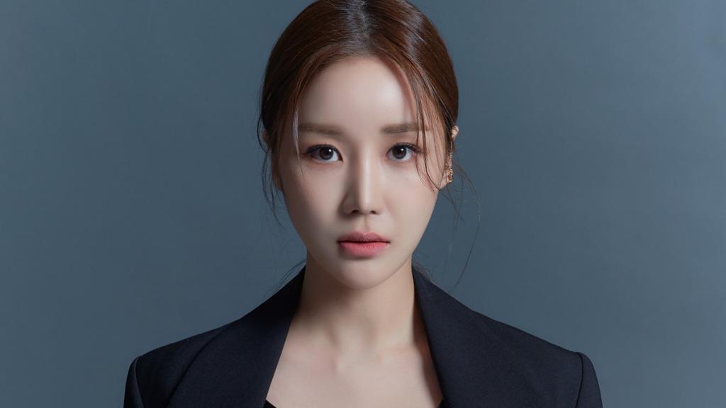 Yoon Jin Yi