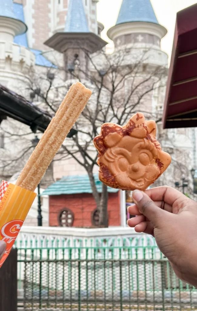 What To Eat At Lotte World, lotte world snacks, Lotte World, Seoul itinerary, what to do in Seoul, lotte world plus size uniform rental, Korean School uniform, lotte world cost