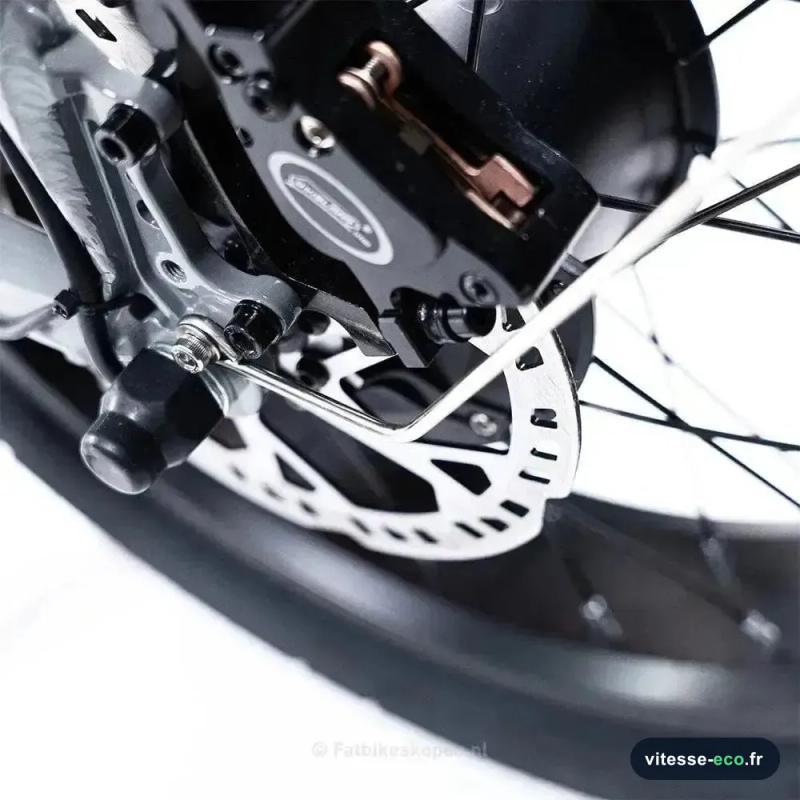 EB2 Pro — Zwart