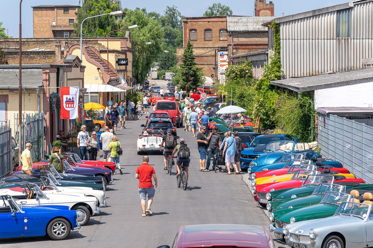 Sonntag 12. Mai: Cars & Coffee im i-HOF