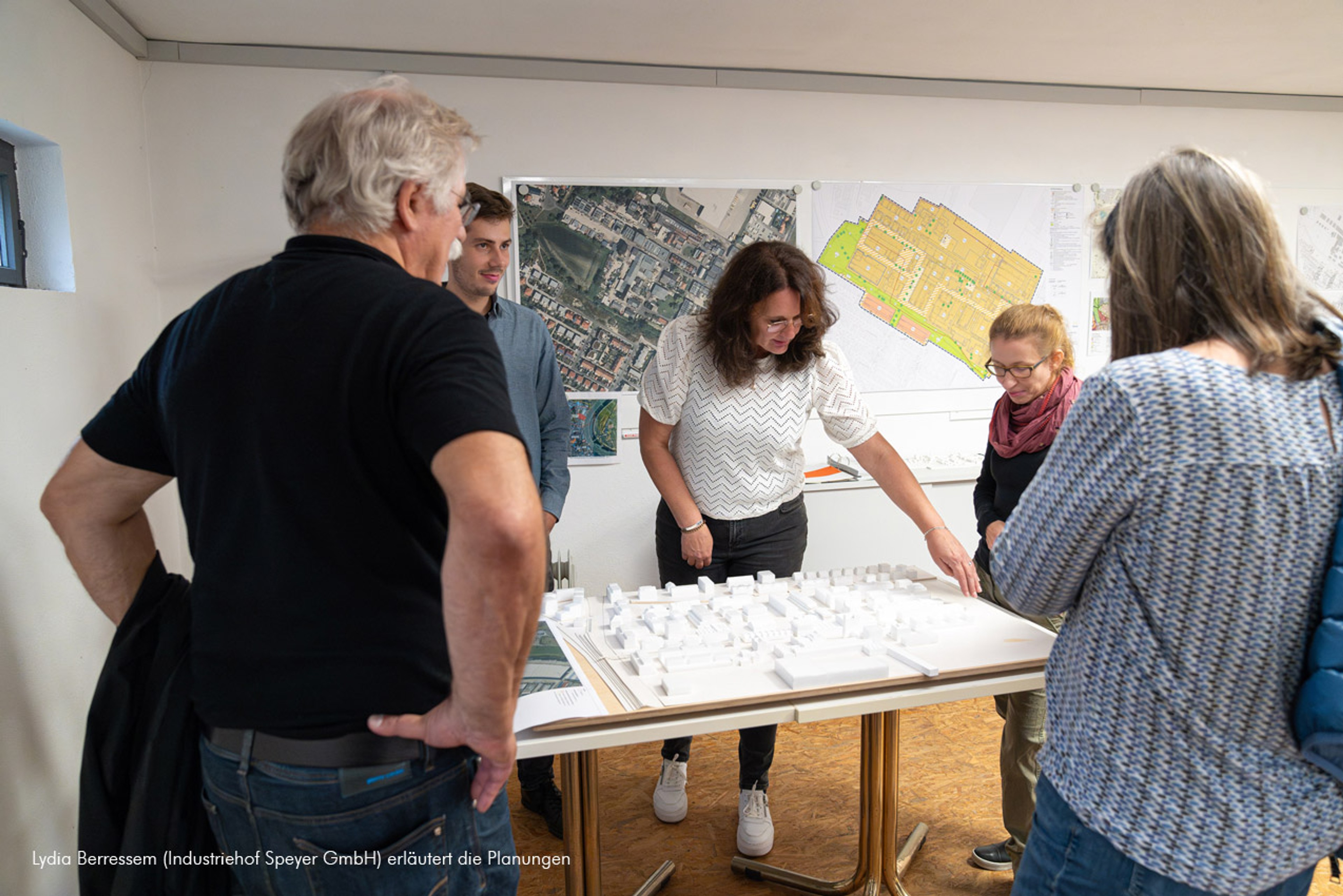 Präsentation & Diskussion B-Planentwurf im i-HOF, Bild 1
