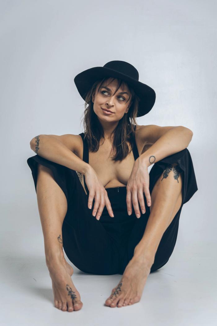 Rebeka · Ndustrial Studios