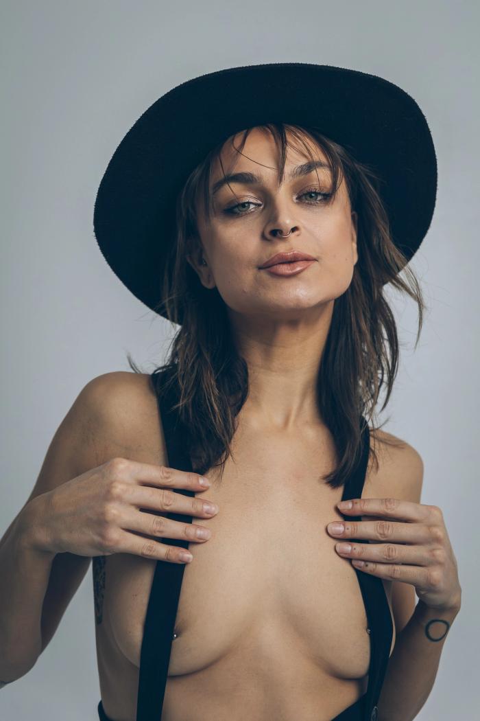 Rebeka · Ndustrial Studios