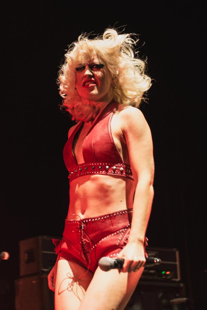 Amyl And The Sniffers · Trieste