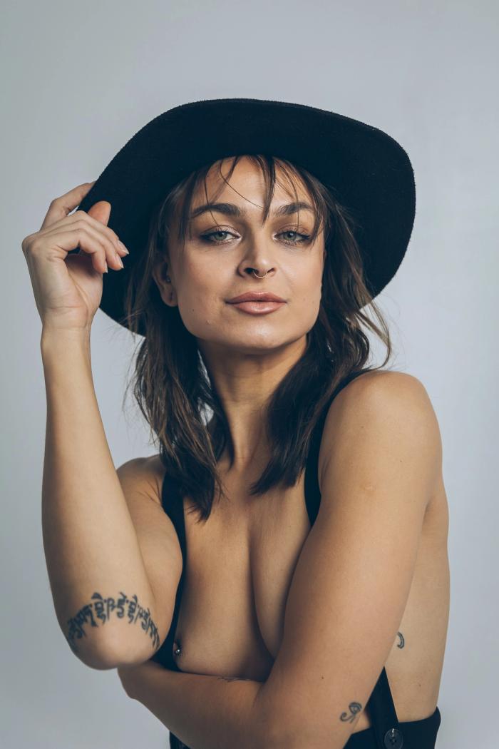 Rebeka · Ndustrial Studios