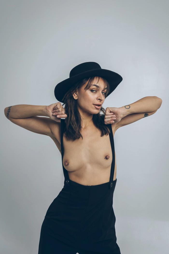 Rebeka · Ndustrial Studios