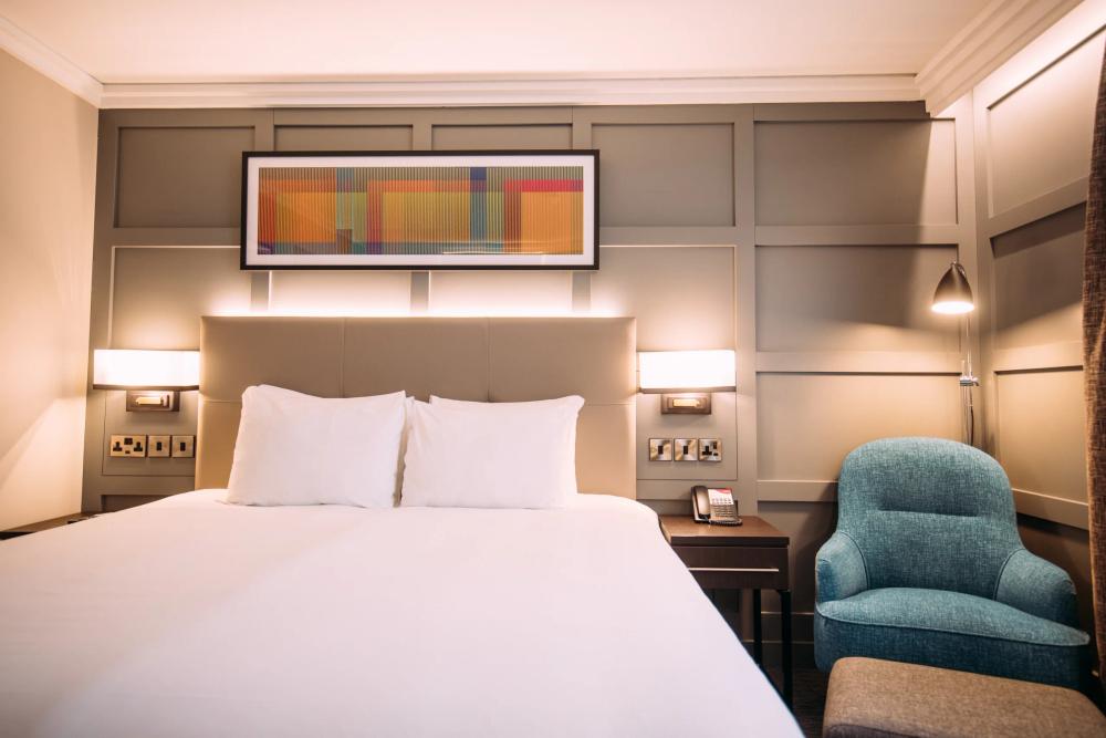 Discover the Perfect Romantic Escape: Crowne Plaza Belfast for Two