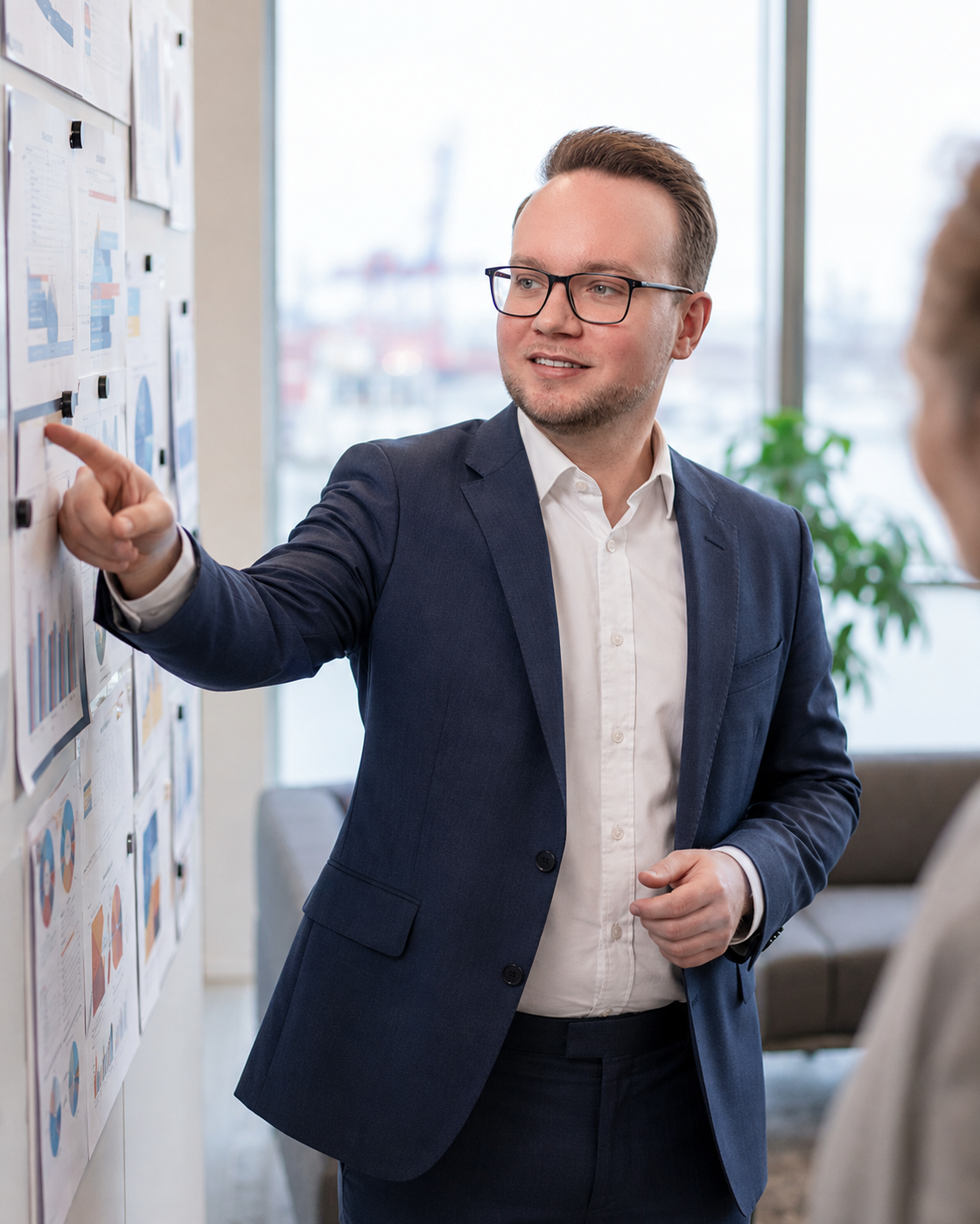 Sebastian Zolondek bei der Arbeit im Büro