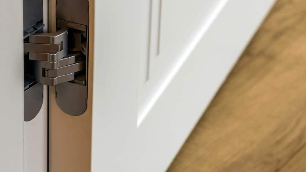 Tips-to-Maintain-Your-Kitchen-Door-Hinges