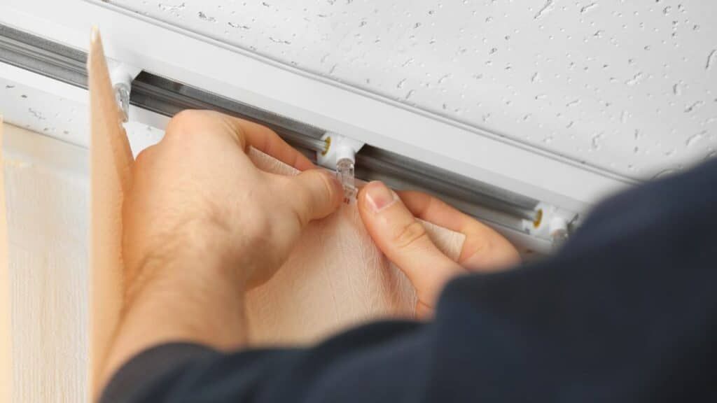 Curtain-Rail-Installation