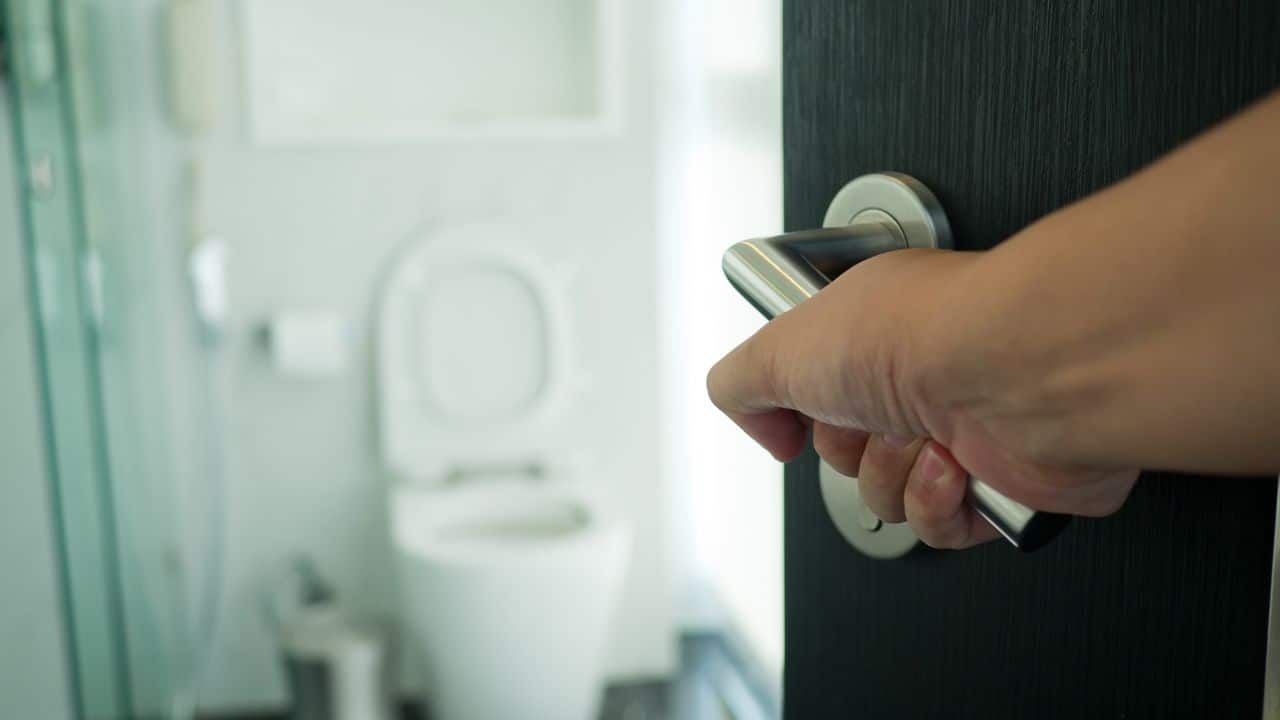 Bifold Toilet Door Repair