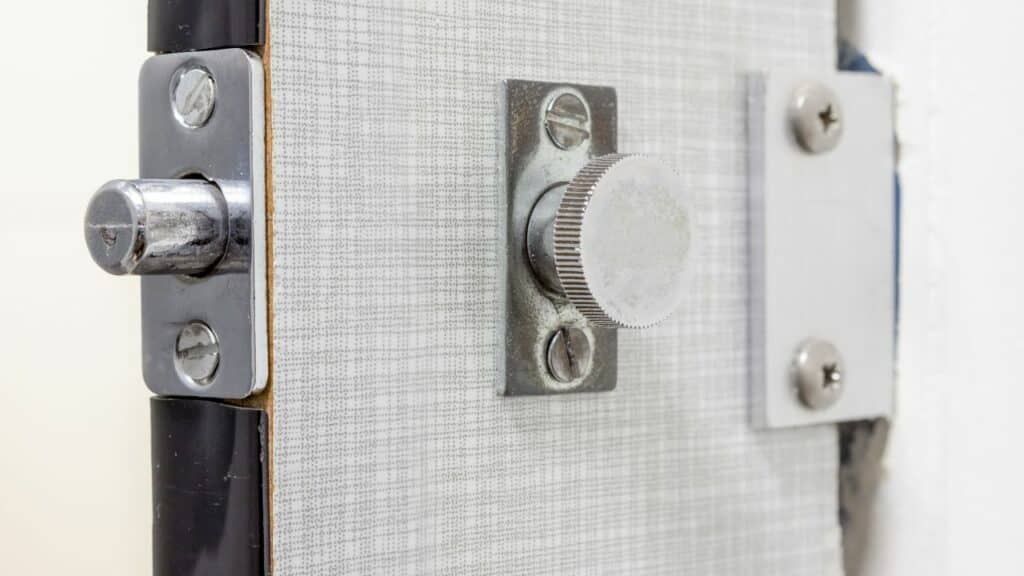 hdb-toilet-door-lock-replacement-1