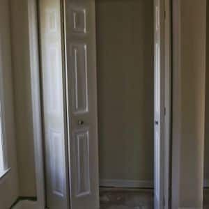 Bifold-Toilet-Door