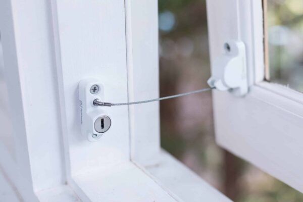 Retractable-Metrolite-Windows-Restrictor