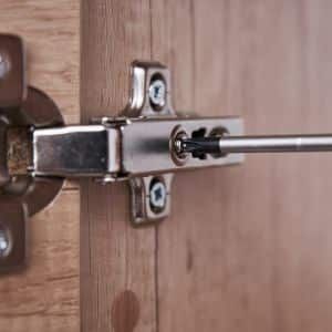 Cabinet-Hinges-and-Closings