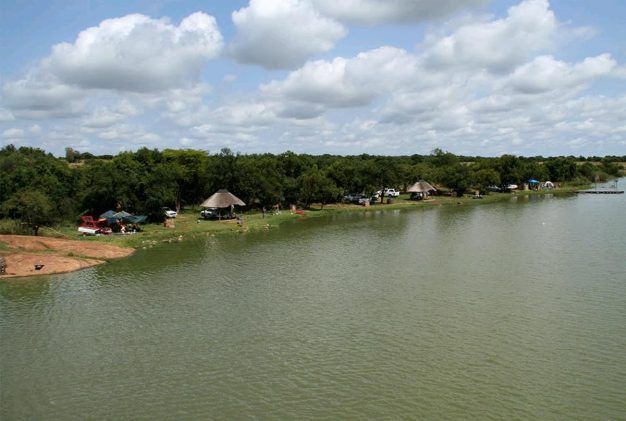 Roodeplaat Dam, Cast & Catch Resort