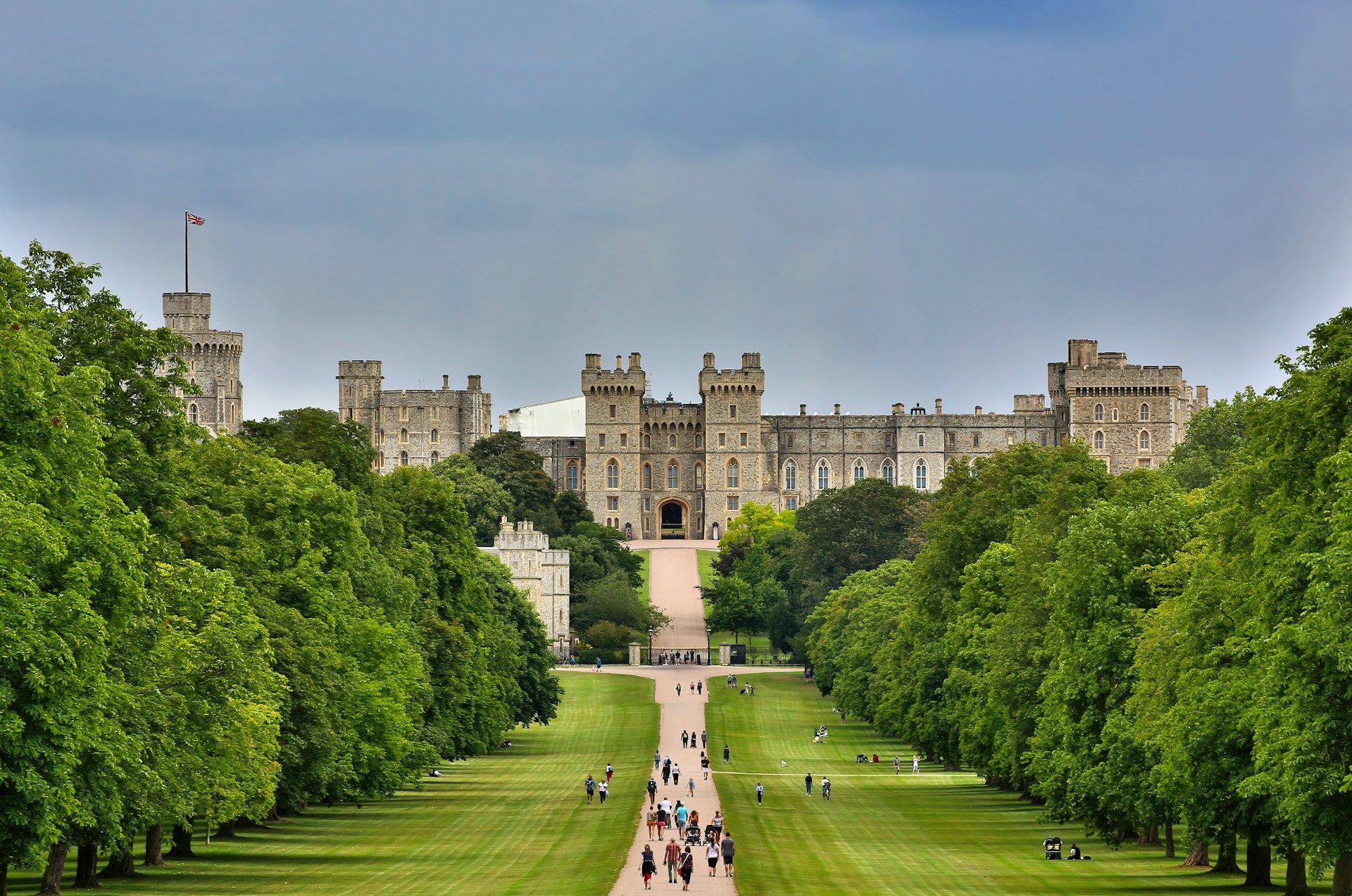 Explore Windsor Castle: Unforgettable Tours & Tickets Guide